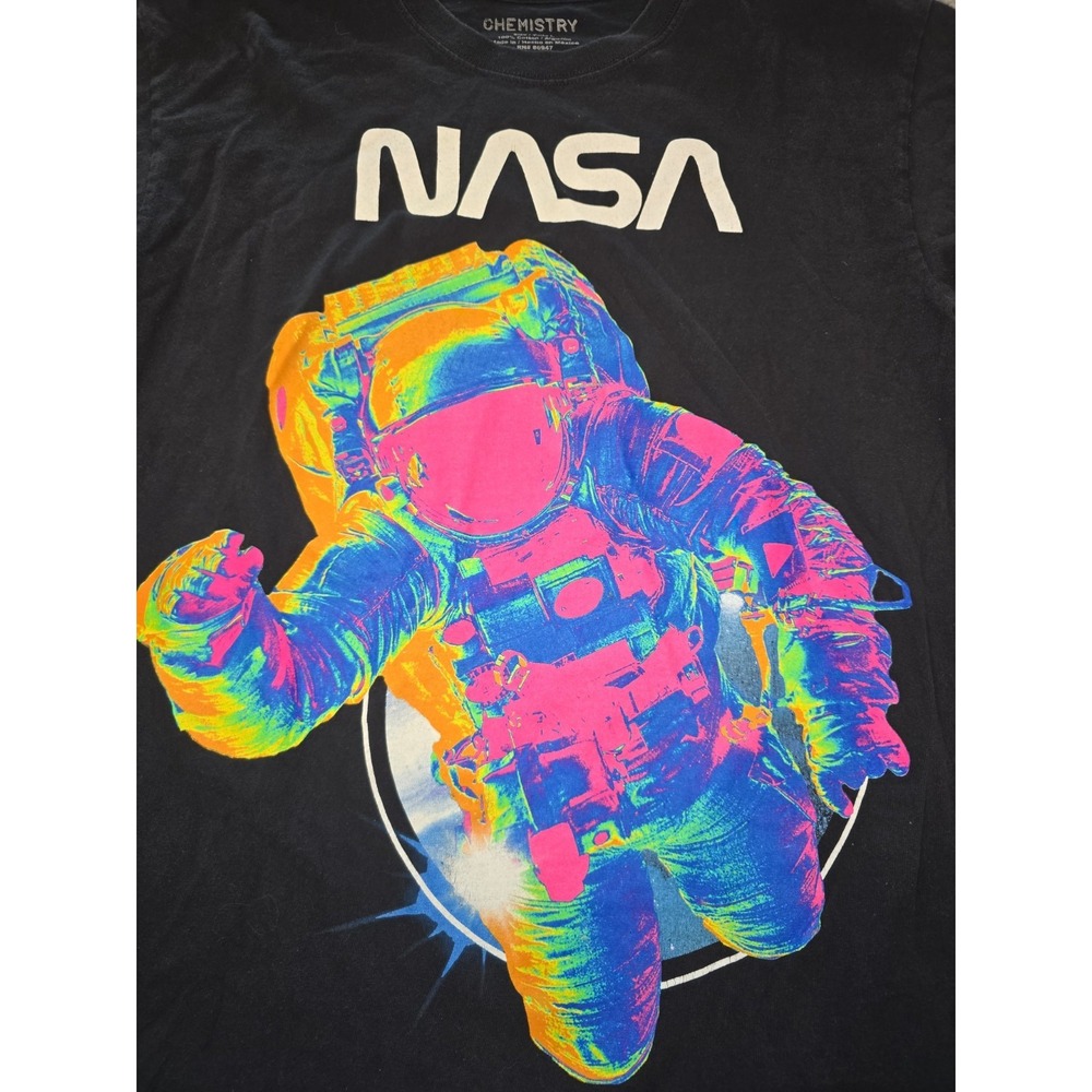 Chemistry NASA EMBLEM White and ASTRONAUT GRAPHICS Mens Large